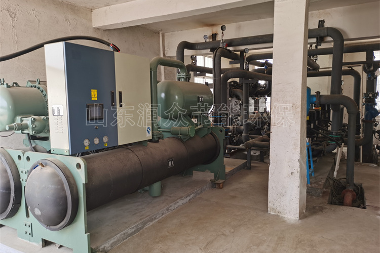 地熱水采暖+尾水利用設備